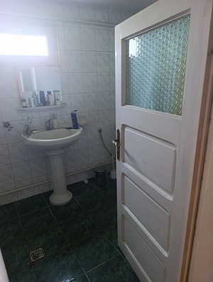 Casa situată in loc. Roznov  - imagine 13