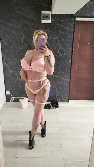  Melisa Buna sunt la tine in  oras pentru cateva zile