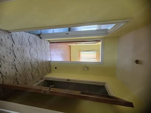 Apartament 3 camere, etaj 1, 64 mp, boxă, zona Trapezului