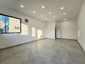 Spatiu comercial central Balotesti, 21.3 mp, curte 25mp, complet renovat - imagine 7