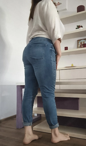 Doamna matura, 45 ani. Nu primesc cu accesorii bile.