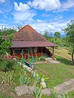 Căsuță de poveste în inima muntelui   2 camere | 2.446 mp teren - imagine 7