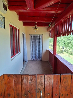 Căsuță de poveste în inima muntelui   2 camere | 2.446 mp teren - imagine 12