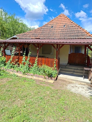 Căsuță de poveste în inima muntelui   2 camere | 2.446 mp teren - imagine 5