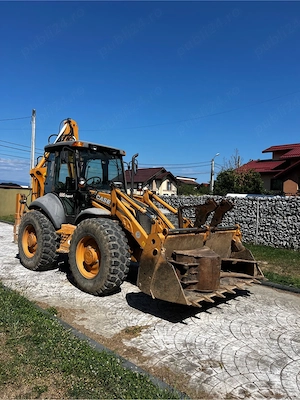 Buldoexcavator Case