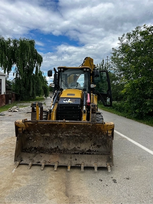 Buldoexcavator Caterpilar - imagine 5
