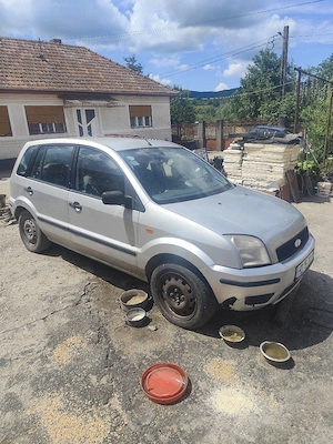 Mașini întregi pentru piese sau rabla . Se și dezmembrează la cerere.  - imagine 4