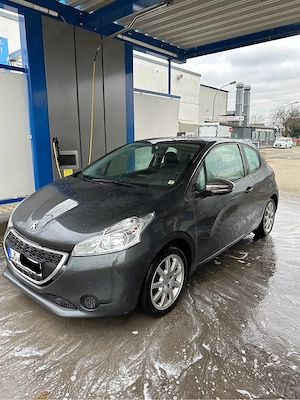 Peugeot 208 - imagine 4