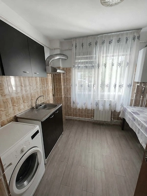Vând apartament cu 2 camere   parter - imagine 2