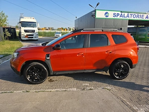 Dacia Duster 4 x 4 - Motorina - din 05.2026  km - Portocalie - primul proprietar - 18400 euro - imagine 2