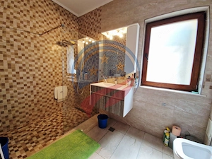 CASA P +E  5 camere -Cosoveni - imagine 13