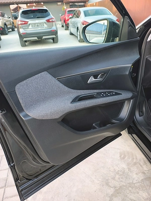 Peugeot 3008 BlueHDi 130 Stop & Start EAT8 Active Business-Paket - imagine 17