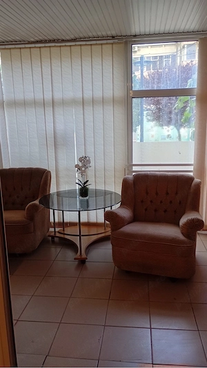 Apartament de închiriat stradal, poziție excelentă - imagine 4