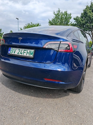 Tesla model 3 - imagine 3