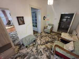 Casa individuala. Mijloace de transport. Toate utilitatile. Mobilata. Renovata - imagine 11