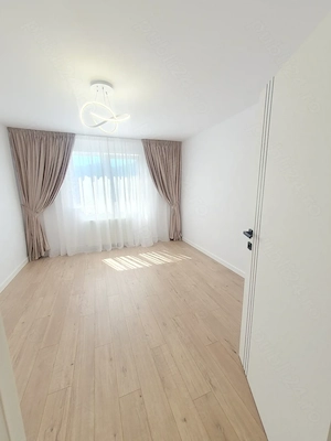 Vand Apartament 2 camere 60mp Utili Decomandat Renovat NOUA BRASOV - imagine 2