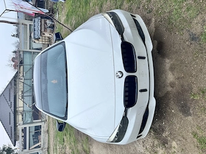 BMW F30 318d 2.0 Diesel   143 CP   2012  Vând BMW F30 318d, motor 2.0 diesel, 143 CP, cutie manuală  - imagine 2