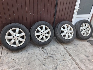 225 65 R 17  Pirelli Scorpion  iarna Honda CRV