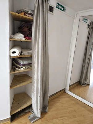 Închiriez cameră mobilată în salon de înfrumusețare - imagine 3