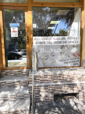 Închiriez cameră mobilată în salon de înfrumusețare - imagine 7