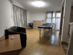 Închiriez cameră mobilată în salon de înfrumusețare