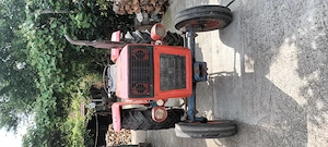 Vând tractor u445 două manete