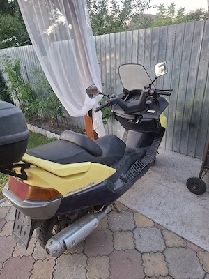 Vând yamaha majesty  250 acte italia dau schimb cu scuter 125 cm inmatriculat - imagine 5