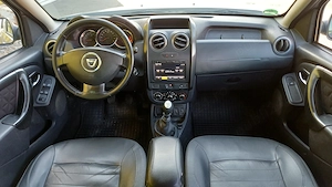 Dacia duster 1.5 dci 6 trepte euro 5 Facelift Prestige ,aer,piele,navi,210.000 km Import Germania  - imagine 4