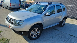 Dacia duster 1.5 dci 6 trepte euro 5 Facelift Prestige ,aer,piele,navi,210.000 km Import Germania  - imagine 8