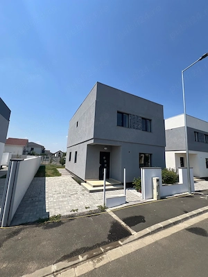 Propietar vand casa in Giarmata vii pe strada Magnoliei