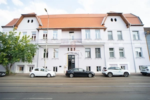 Apartament central cu 3 camere pe Strada Primariei