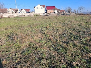 Teren zona Hepat 9300 mp