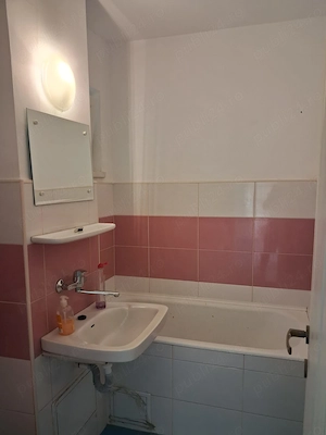 Proprietar închiriez apartament 2 camere decomandate  - imagine 4