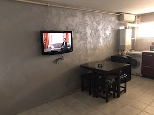 Închiriez garsoniera Mamaia bulevard Mamaia vila safira vizavi de hotel Vega tot nou in ea , foarte 