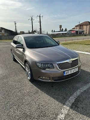 Vand Skoda Superb 2 an 2011 motor 1.6 tdi 136 cai 268000km reali - imagine 10