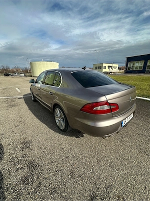 Vand Skoda Superb 2 an 2011 motor 1.6 tdi 136 cai 268000km reali - imagine 6