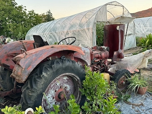 Vând Tractor Güldner - în stare de funcționare