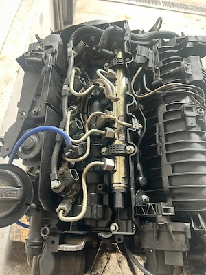 Vand sau dezmembrez motor bmw 520d 184cp automat