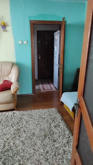 Vând apartament trei camere  - imagine 2