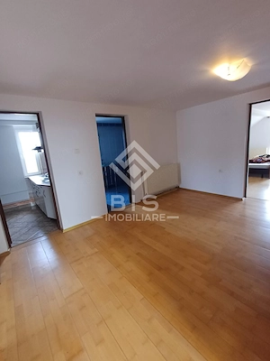 Apartament 3 camere, etaj 3 zona NORD - imagine 8