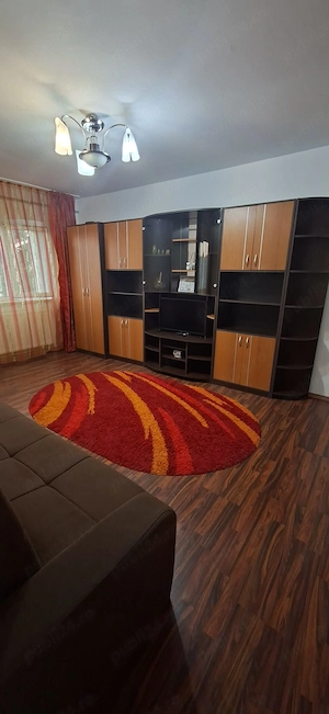 Proprietar - Vând apart. cu 2 camere Trivale Complex II, 54mp, bloc 1985, Centrală Proprie, Renovat - imagine 2
