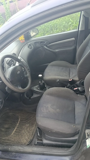 vand ford focus model 1  - imagine 4