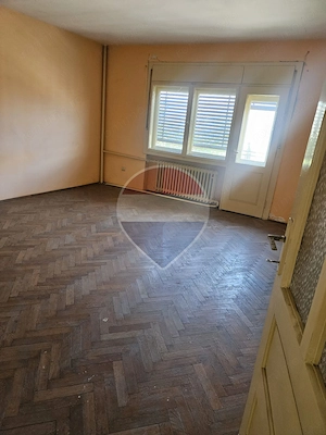 Casă / Vilă cu 6 camere de vânzare - imagine 8
