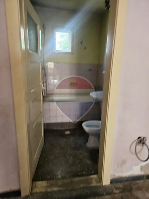 Casă / Vilă cu 6 camere de vânzare - imagine 5