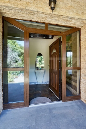 Vilă exclusivistă de 340 mp utili,Teren 1.400 mp,Jacuzzi & Grădină -Faget - imagine 2
