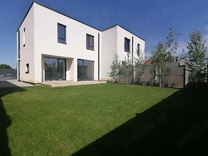 Casa aproape de scoala, gradinita, liceu, 4 camere, asfalt, toate utilitatile - imagine 3