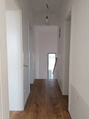 Casa aproape de scoala, gradinita, liceu, 4 camere, asfalt, toate utilitatile - imagine 9