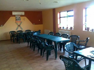 Proprietate mixta - teren, casa la rosu, si 2 spatii comerciale - imagine 5