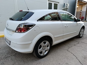 Opel Astra GTC.