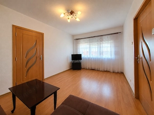 Apartament 2 camere de vanzare balcon pivnita Vasile Aaron - imagine 4